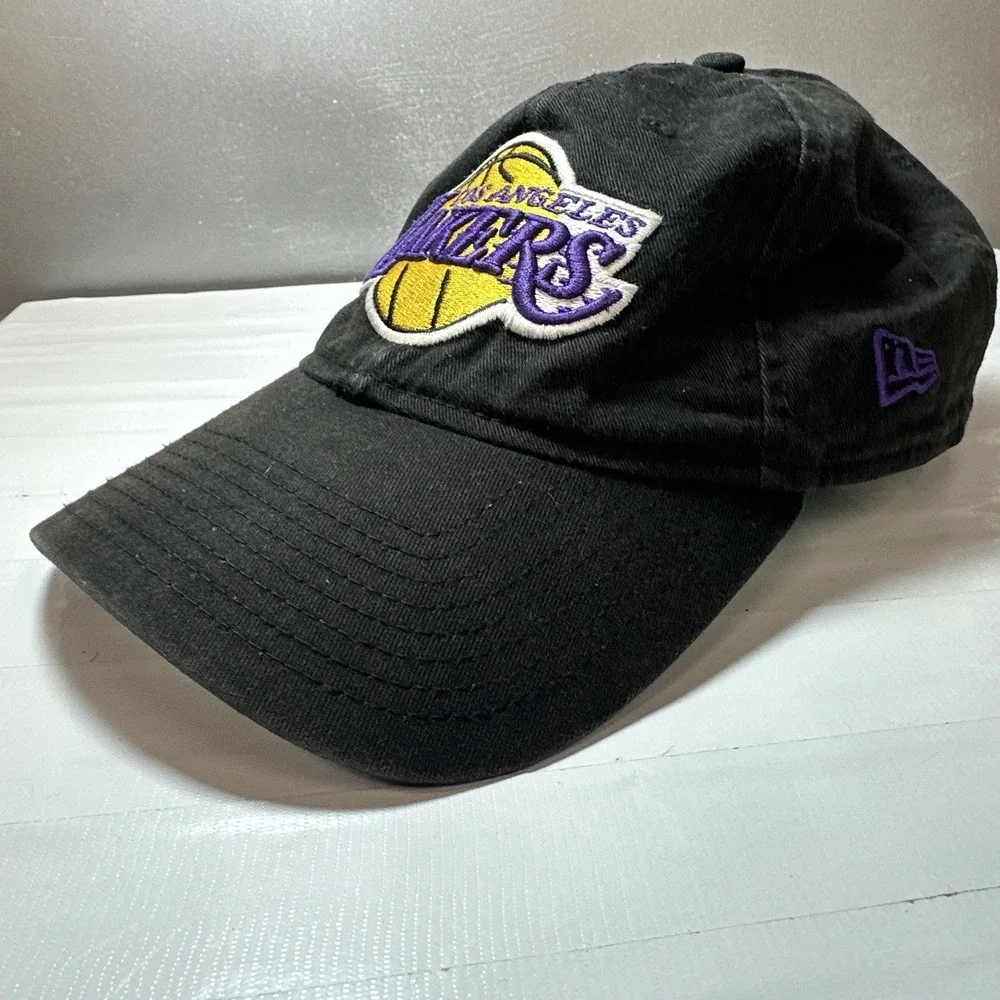 New Era 9twenty Los Angeles Lakers Hat. Black. Unisex. Adjustable.